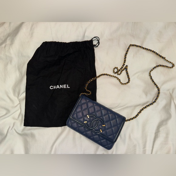 CHANEL Caviar Quilted CC Filigree Wallet On Chain WOC Navy - Picture 1 of 10
